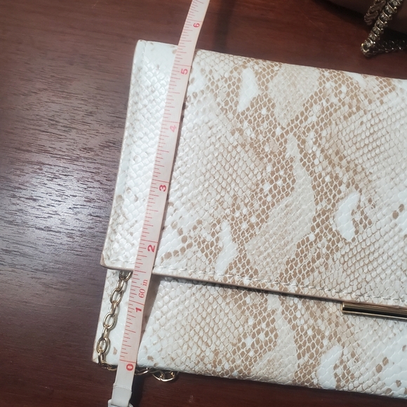Belle Accessories Gold/Tan Snakeskin Clutch - Picture 6 of 7